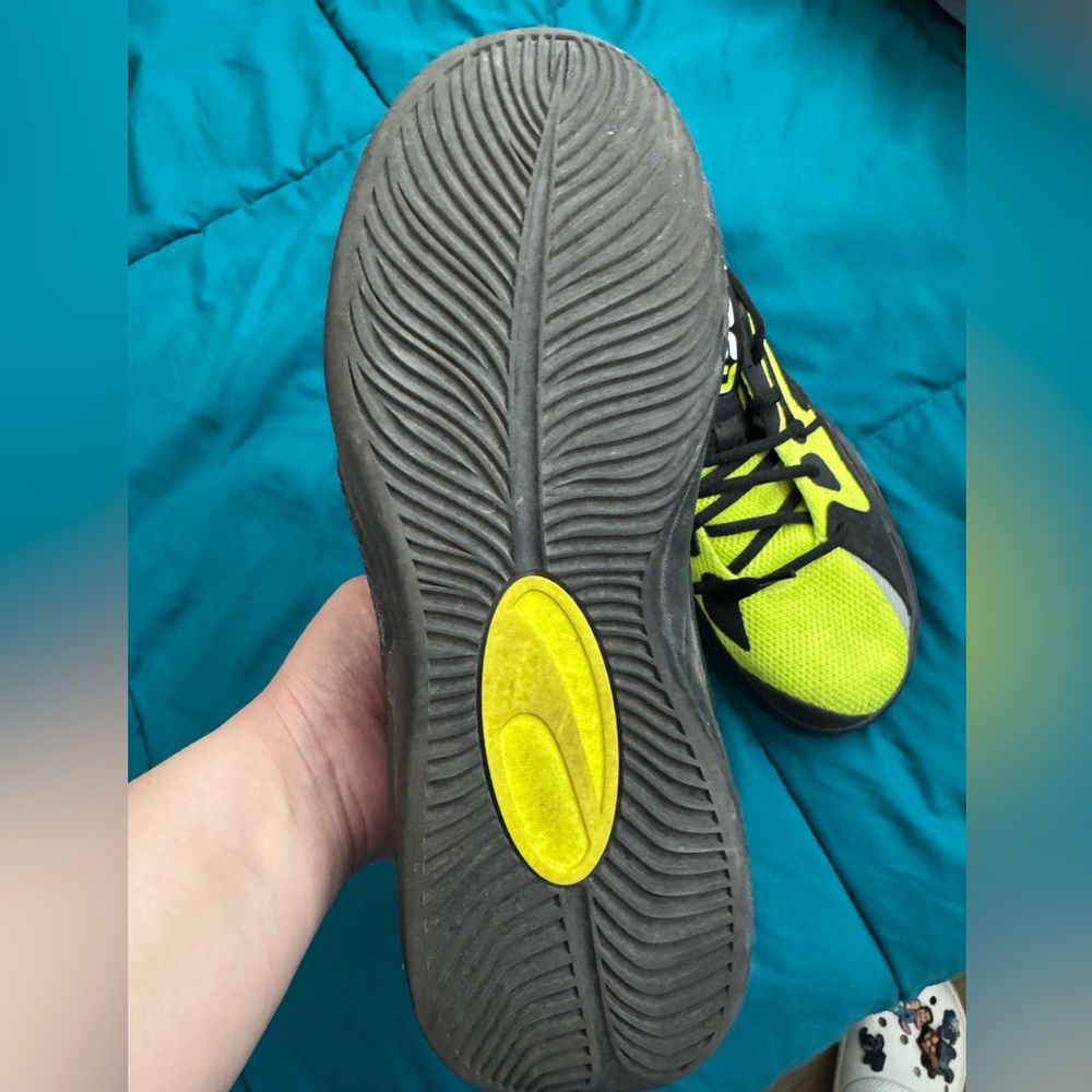 Men’s Puma Sneakers - Picture 3 of 4
